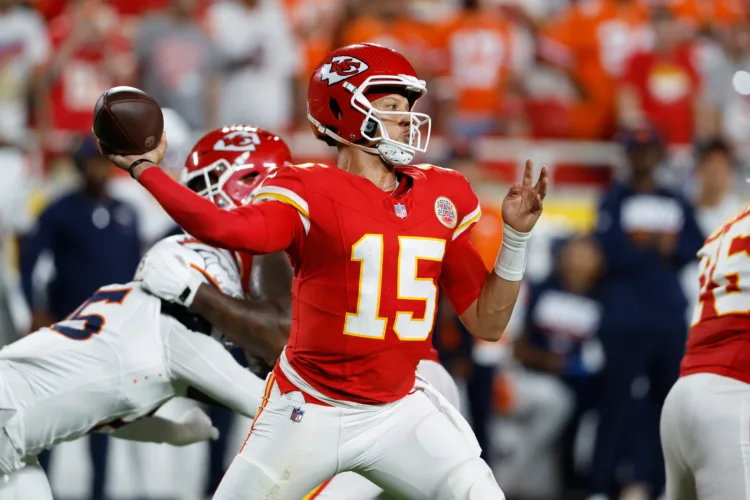 Patrick Mahomes shines on his surgically repaired knee in Chiefs' season-opening rout of Broncos